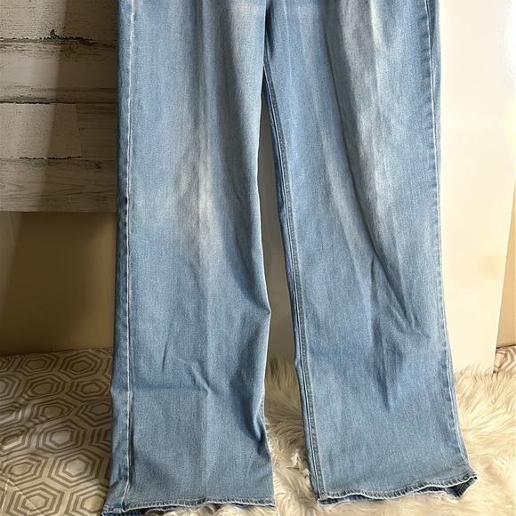 Old Navy Wow Wide Leg high rise 14 Tall light wash NWOT - Picture 4 of 15